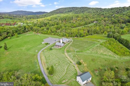 13188 Loyalty Rd, Leesburg VA  20176-6112 exterior