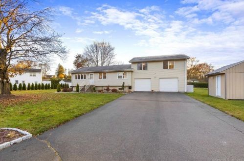 44 Ansonia Dr, North Haven, CT 06473-3343