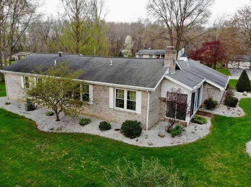 310 Quartermile Rd, Greenville, PA 16125-1232