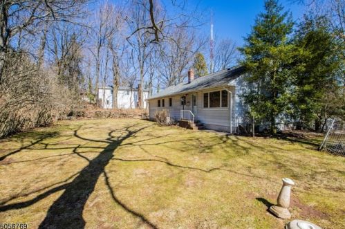 668 Long Hill Rd, Little Falls NJ  07424-2047 exterior