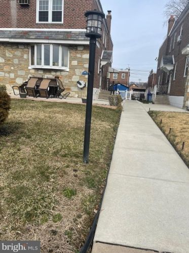 903 Friendship St, Philadelphia, PA 19111-4104