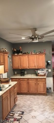 15 John St, West Milford Lakes NJ  07480-2138 exterior