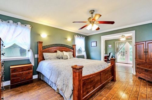 70 Mountain View Rd, Fishkill NY  12524-3209 exterior