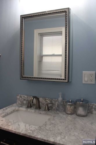 132 Hillcrest Pl, North Bergen NJ  07047-6102 exterior