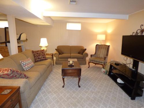 17911 Williamsburg Dr, Granger IN  46530-9252 exterior
