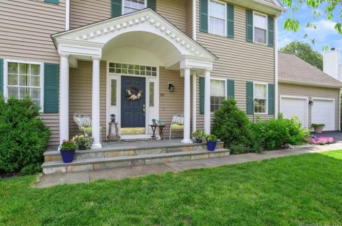 39 Old Colony Rd, Upper Stepney, CT 06468-1279