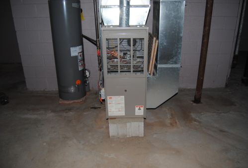 8339 Lk Dr, Milwaukee WI 53217-2816 exterior