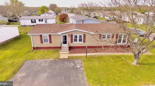 209 Persimmon Cir, Dover DE  19901-2535 exterior