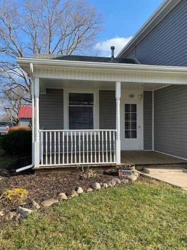1090 Maple St, Harrisburg, OH 43126-7706