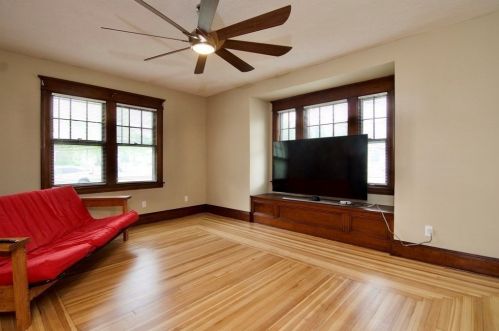 49 Parker St, Springfield MA  01151-2221 exterior