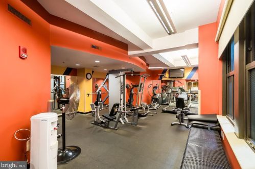 1500 Chestnut St, Philadelphia PA  19102-2737 exterior