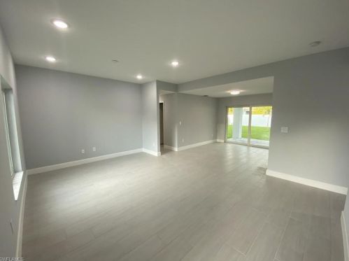 21 16th Pl, Cape Coral, FL 33909-2707