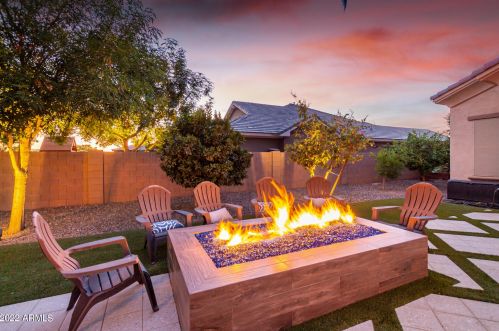 2111 Mead Dr, Gilbert AZ 85298-1215 exterior