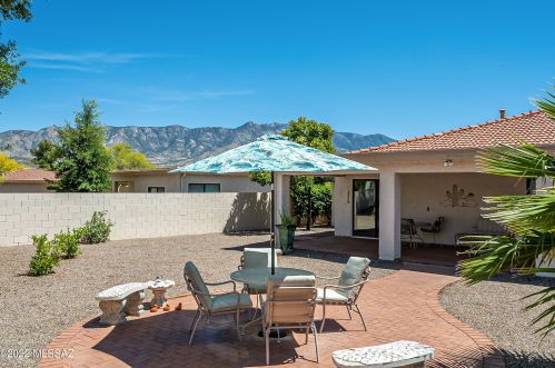 64224 Whispering Tree Ln, Tucson, AZ 85739-1038
