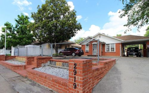 2919 Hemphill St, Fort Worth, TX 76110-6502