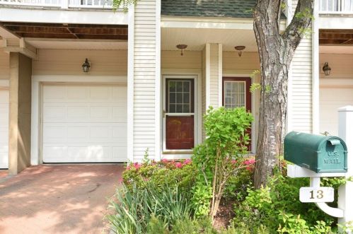 13 Lake Marie Ln, Bedford Hills NY  10507-1231 exterior