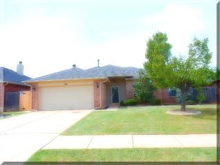 408 Morningside Dr, Yukon OK  73099-3343 exterior