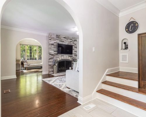 225 Ellendale Pkwy, Crown Point IN  46307-4341 exterior