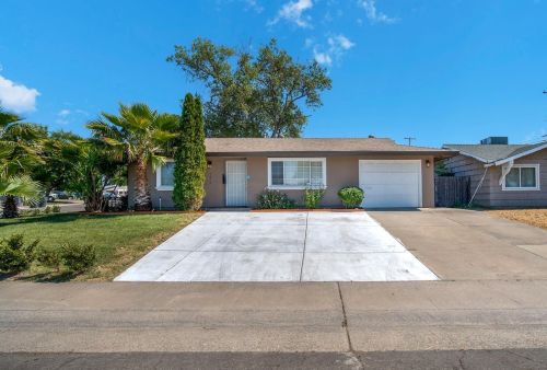 3810 Ramsey Dr, North Highlands, CA 95660-3425