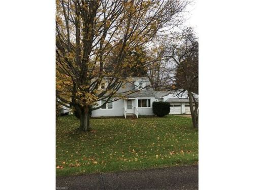 8399 Center St, Nelson, OH 44231-9640