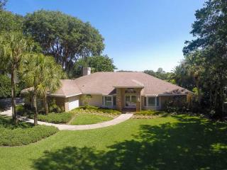 7503 Weeping Willow Dr, Sarasota, FL 34241-6438