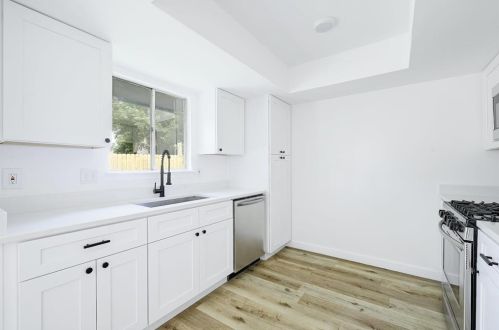 4501 Eric Cir, Austin TX  78744-2926 exterior