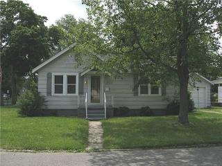 132 Mulberry St, Wauseon, OH 43567-1014
