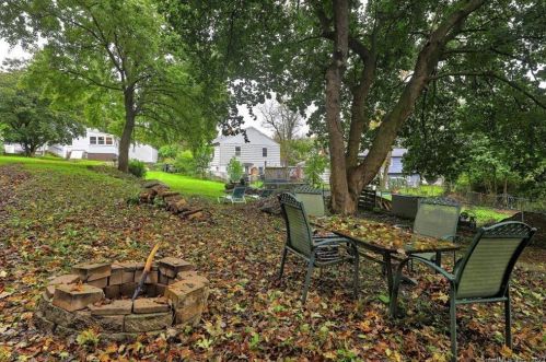 1 Hunters Ln, Ansonia CT  06401-2022 exterior