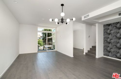 14754 Gilmore St, Van Nuys CA 91411-1520 exterior