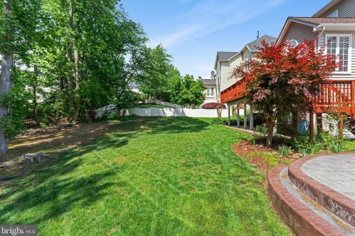 16640 Radcliffe Ln, Woodbridge VA  22191-4437 exterior