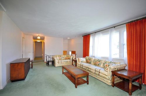 50 Gardner St, Manchester CT 06040-6606 exterior