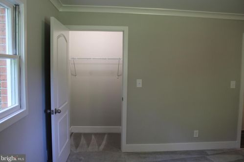 9085 James Madison Pkwy, Owens VA  22485-4903 exterior