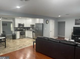 18 Harrow Pl, Wilmington DE  19805-1241 exterior