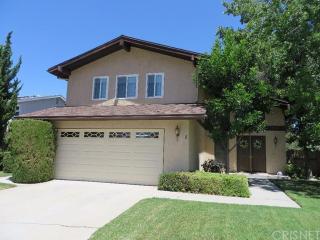 9330 Glade Ave, Chatsworth CA  91311-5701 exterior