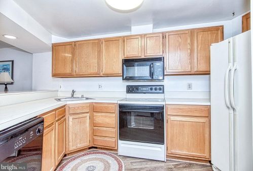 1765 Whisperhill Dr, Herndon, VA 20194-1807