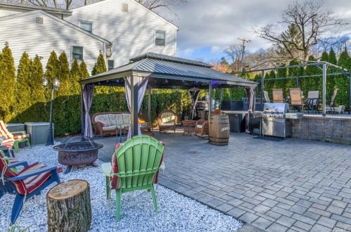86 Parkway Cir, Scarsdale NY  10583-5420 exterior