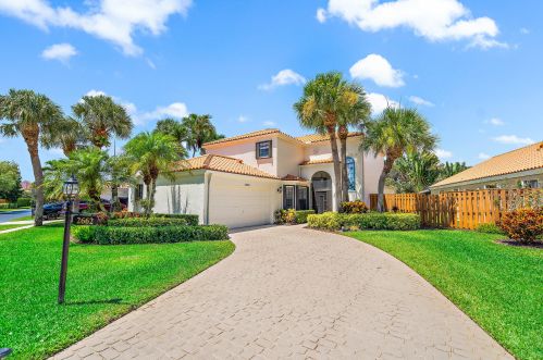 2662 La Lique Cir, West Palm Beach FL  33410-1415 exterior