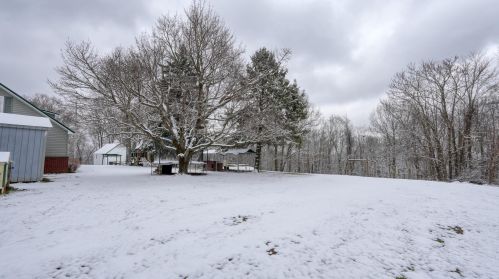 10272 Frd Rd, Cambridge OH  43725-9521 exterior