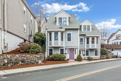 422 Washington Ave, Chelsea MA  02150-3640 exterior