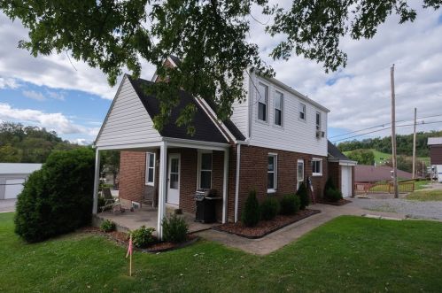 3 Stevens Way, North Charleroi, PA 15022-3113
