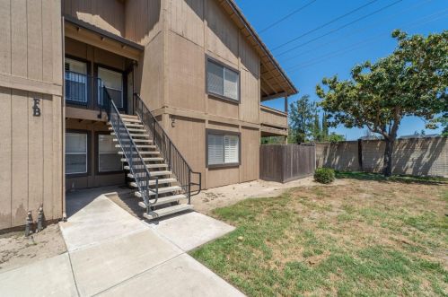 414 Cherry Ln, Manteca, CA 95337-7303