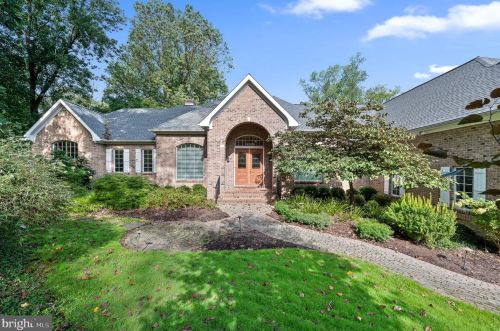 100 Deer Vly Ln, Wilmington DE  19807-1912 exterior