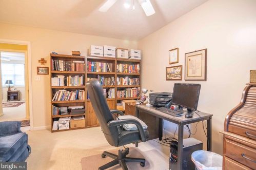 160 Manor Dr, Edinburg VA  22824-3579 exterior