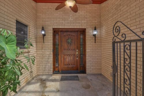 6721 Bayou Dr, Hitchcock, TX 77563-3531