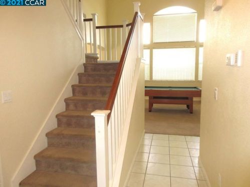 1337 Yosemite Cir, Oakley CA  94561-5205 exterior