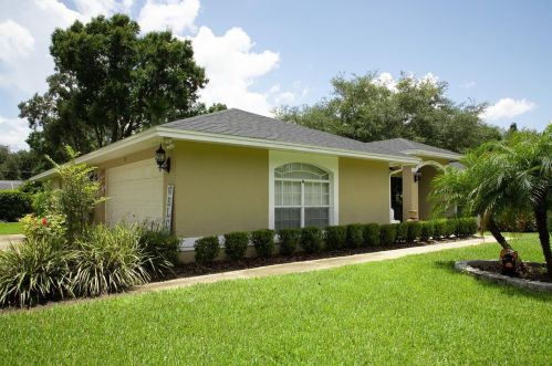101 Waldemar Ct, Winter Haven, FL 33884-3830