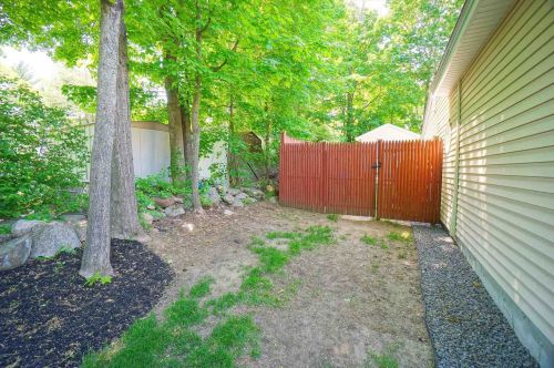 22 Orchard Ter, Salem NH  03079-2026 exterior