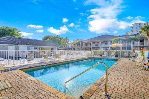 519 Roma Ct, Naples FL  34110-6457 exterior