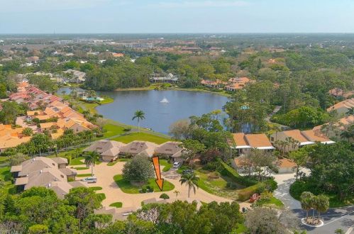 15500 Cedarwood Ln, Naples FL  34110-8662 exterior