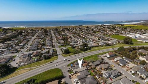 551 Filbert St, Princeton By The Sea, CA 94019-2109